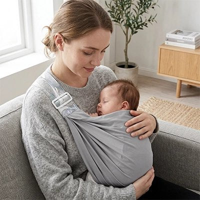 Echarpe de portage gris bebe avec maman